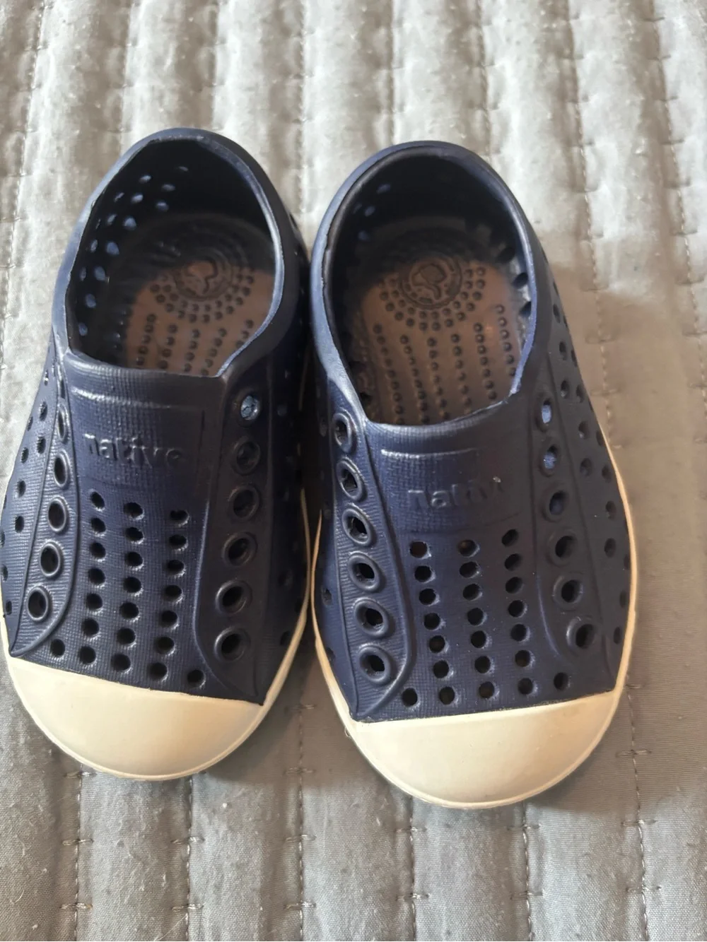 Native Jefferson Kids Navy Blue Slip-On Water Shoes Sneakers White Toe C4